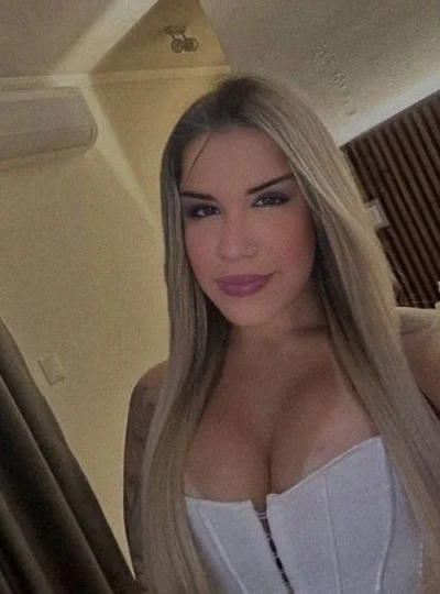 Bia Caldas (20 años) — Rio de Janeiro, Brasil - 8