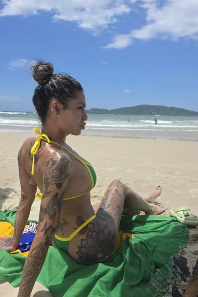 Priscilla La Demonia (31 anos) — Lanús, Argentina - 15