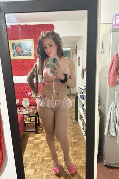 Catalina  Santana (28 anos) — Almagro, Argentina - 43