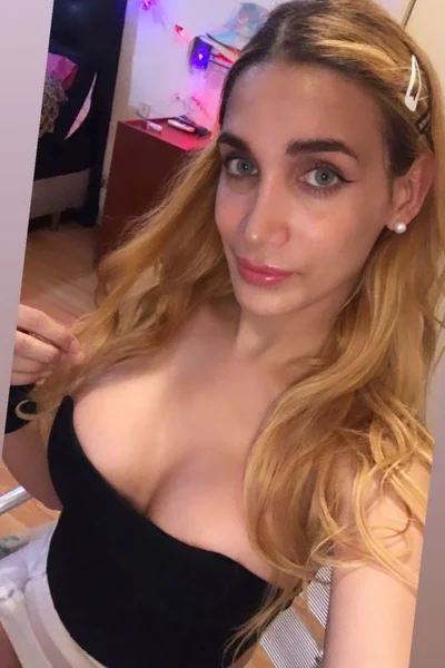 Laly (27 anos) — Recoleta, Argentina - 142