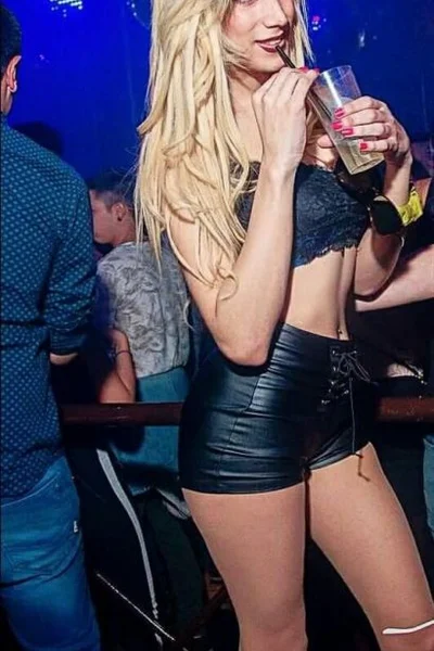 Laly (27 anos) — Recoleta, Argentina - 177