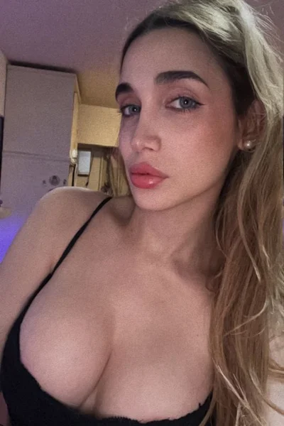 Laly (27 anos) — Recoleta, Argentina - 28