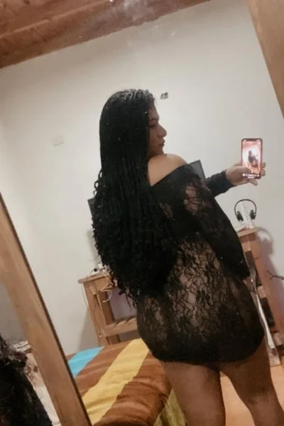 Kimberly N (30 years) — Malvinas Argentinas, Argentina - 18