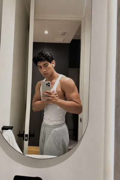João (24 años) — Ciudad de México, México - 8