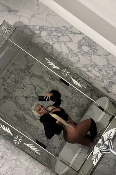 Cleo G (26 anos) — Villa Devoto, Argentina - 5