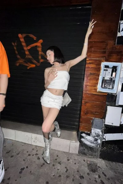 Maddy (22 years) — Recoleta, Argentina - 120