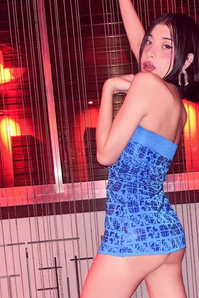 Maddy (22 years) — Recoleta, Argentina - 101