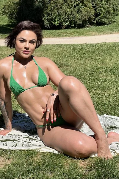 Maya guilher (32 anos) — Madrid, España - 23