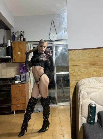Lucre (22 años) — Floresta, Argentina - 23