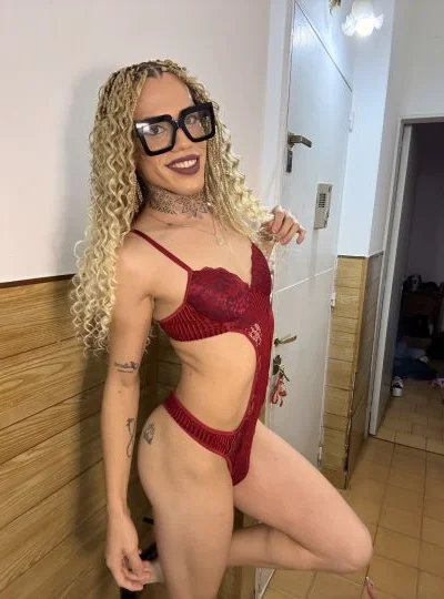 Lucre (22 anos) — Floresta, Argentina - 29