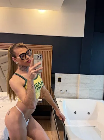 Lucre (22 anos) — Floresta, Argentina - 2