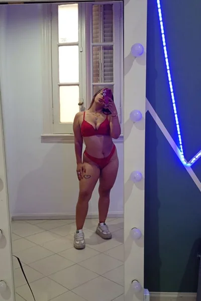 Anahi (21 años) — Microcentro, Argentina - 3