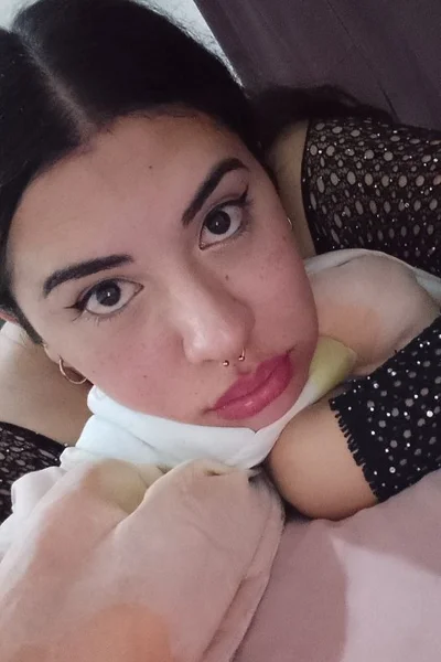 Antonela (25 anos) — Almagro, Argentina - 16