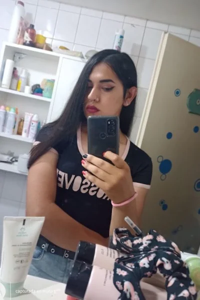 Antonela (25 anos) — Almagro, Argentina - 13