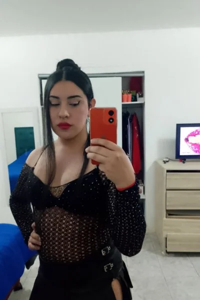Antonela (25 anos) — Almagro, Argentina - 17