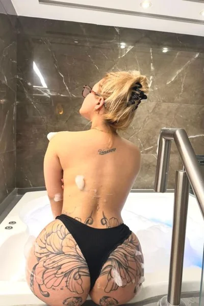 Lola (25 anos) — San Miguel, Argentina - 8