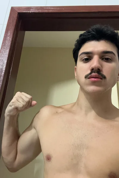 Thiago (22 años) — Rio de Janeiro, Brasil - 5