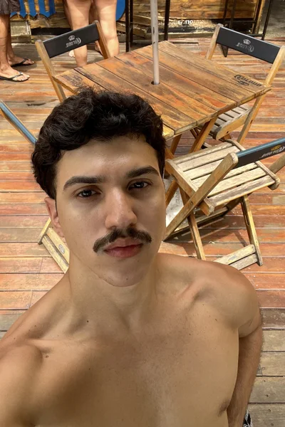 Thiago (22 años) — Rio de Janeiro, Brasil - 1