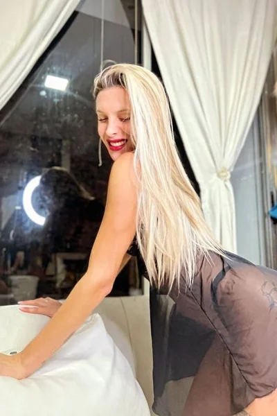 Malenita (30 anos) — Palermo, Argentina - 71