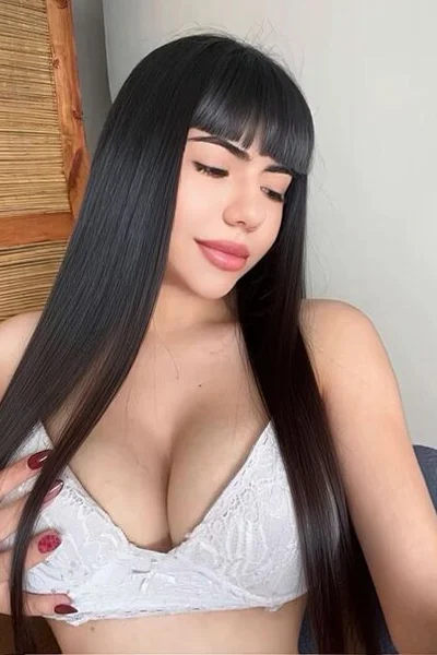 Nicki (19 anos) — Microcentro, Argentina - 2