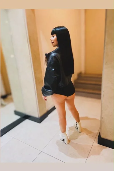 Nicki (19 anos) — Microcentro, Argentina - 4