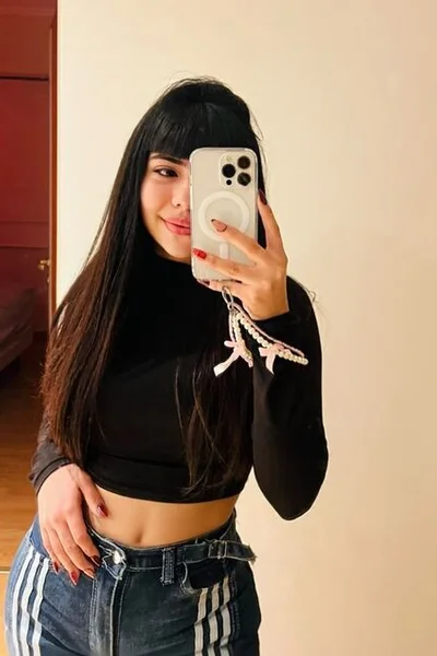 Nicki (19 anos) — Microcentro, Argentina - 1