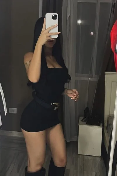 Valentina (19 anos) — Microcentro, Argentina - 9