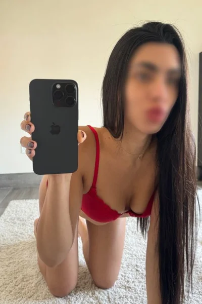 Cassie Zs (22 años) — Liniers, Argentina - 12