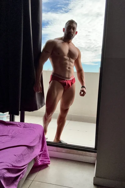 Nicolay (27 anos) — Parque Chacabuco, Argentina - 3