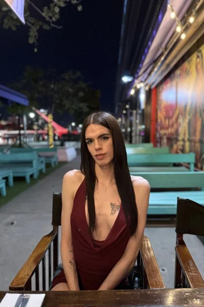 Stefania (22 anos) — Almagro, Argentina - 24