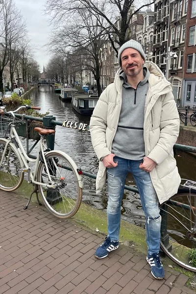 Ángel (49 anos) — Madrid, España - 9