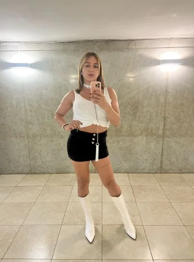 Claudia Acosta (40 años) — Microcentro, Argentina - 27