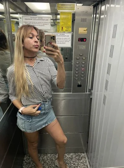 Claudia Acosta (40 años) — Microcentro, Argentina - 231