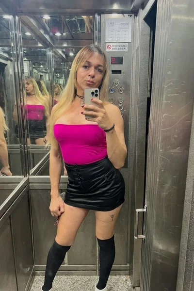 Claudia Acosta (40 años) — Microcentro, Argentina - 185