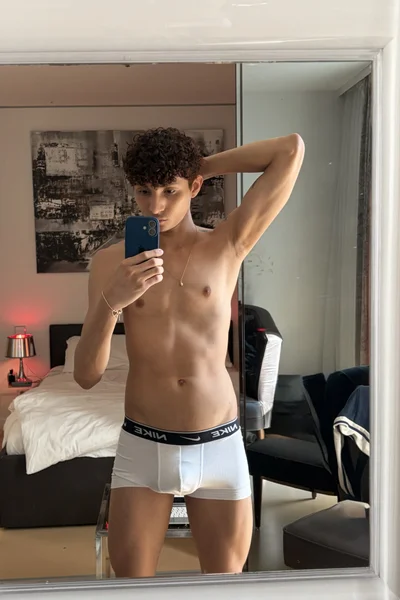 Lorenzo (22 anos) — Madrid, España - 2