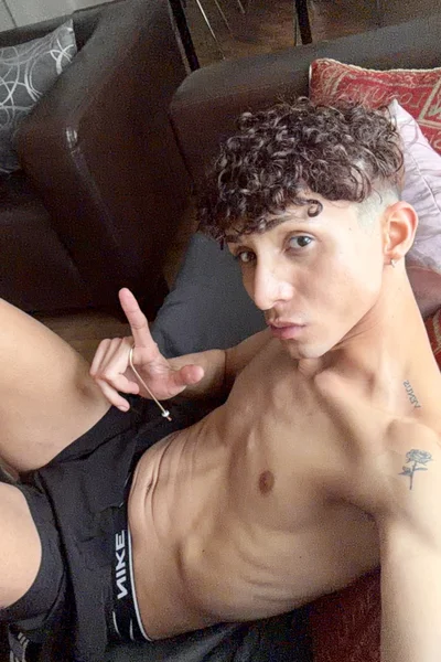 Lorenzo (22 anos) — Madrid, España - 11