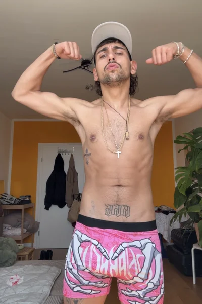 Daniito (23 años) — Madrid