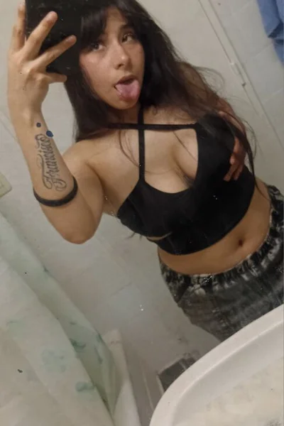 Mar (19 anos) — Microcentro, Argentina - 1