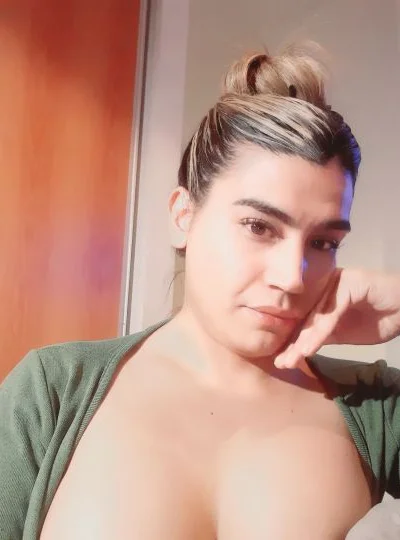 Yasmin  zs (23 años) — Lanús, Argentina - 5