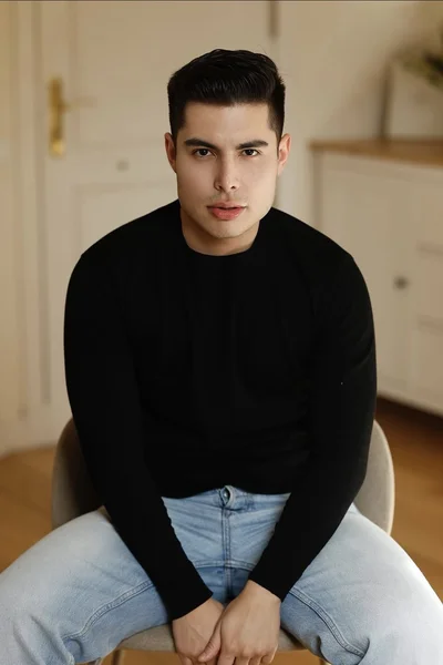 Luciano (22 años) — Madrid, España - 15