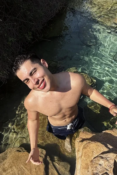 Luciano (22 años) — Madrid, España - 1
