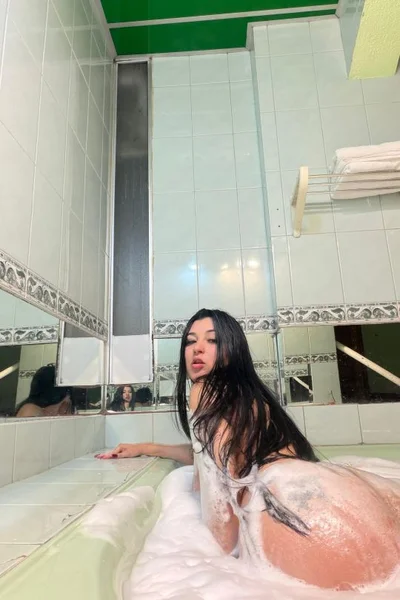 Mia (24 years) — Ñuñoa, Chile - 11