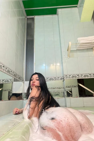 Mia (24 years) — Ñuñoa, Chile - 9