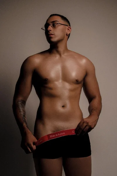 Sebastián (22 anos)