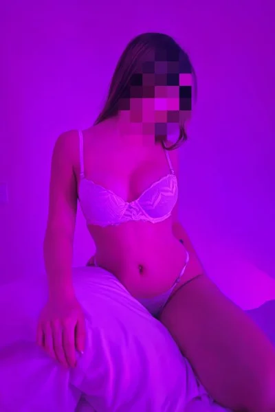 Brenda (23 years) — San Isidro, Argentina - 6
