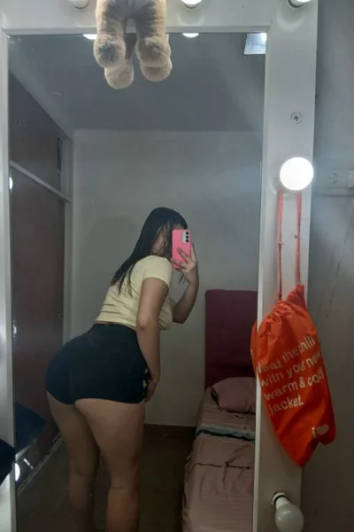 Cande (26 años) — Esteban Echeverría, Argentina - 1