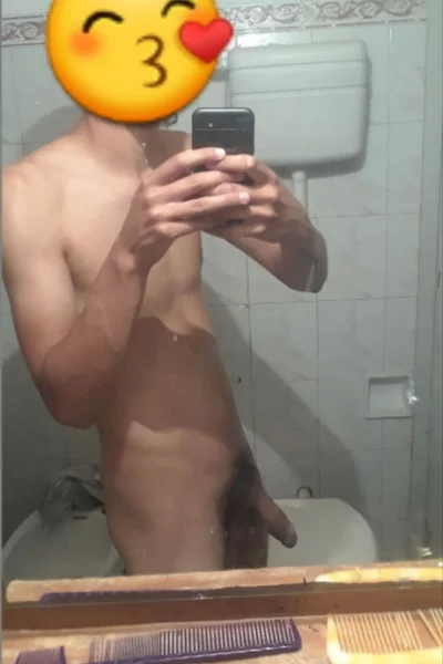 Joven (23 años) — Cerro, Uruguay - 5