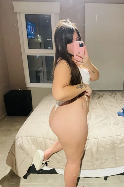 Marti (20 años) — Bariloche, Argentina - 13