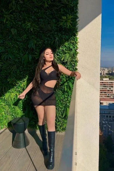 Vanessa vip (23 años) — Confluencia, Argentina - 2