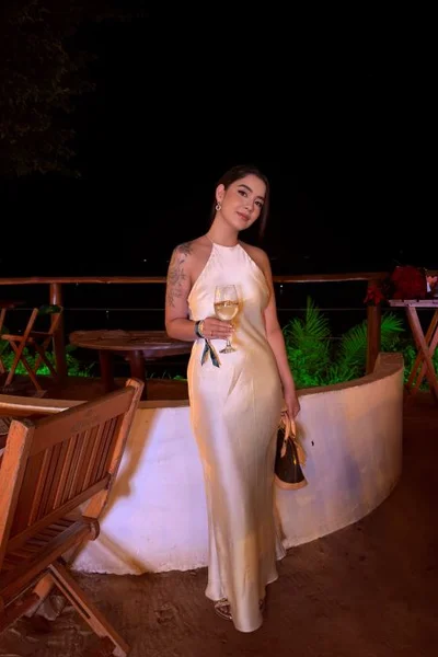 Isa bueno (24 years) — Madrid, España - 16